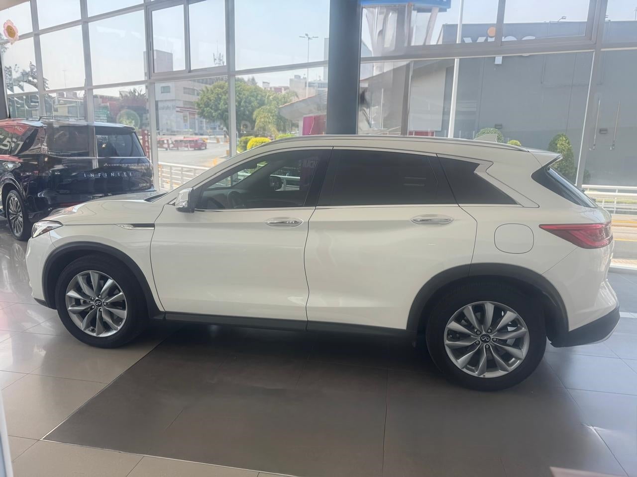 2022 INFINITI QX50 5 PTS QX50 ESSENTIAL 20T CVT PIEL F LED TP RA-19