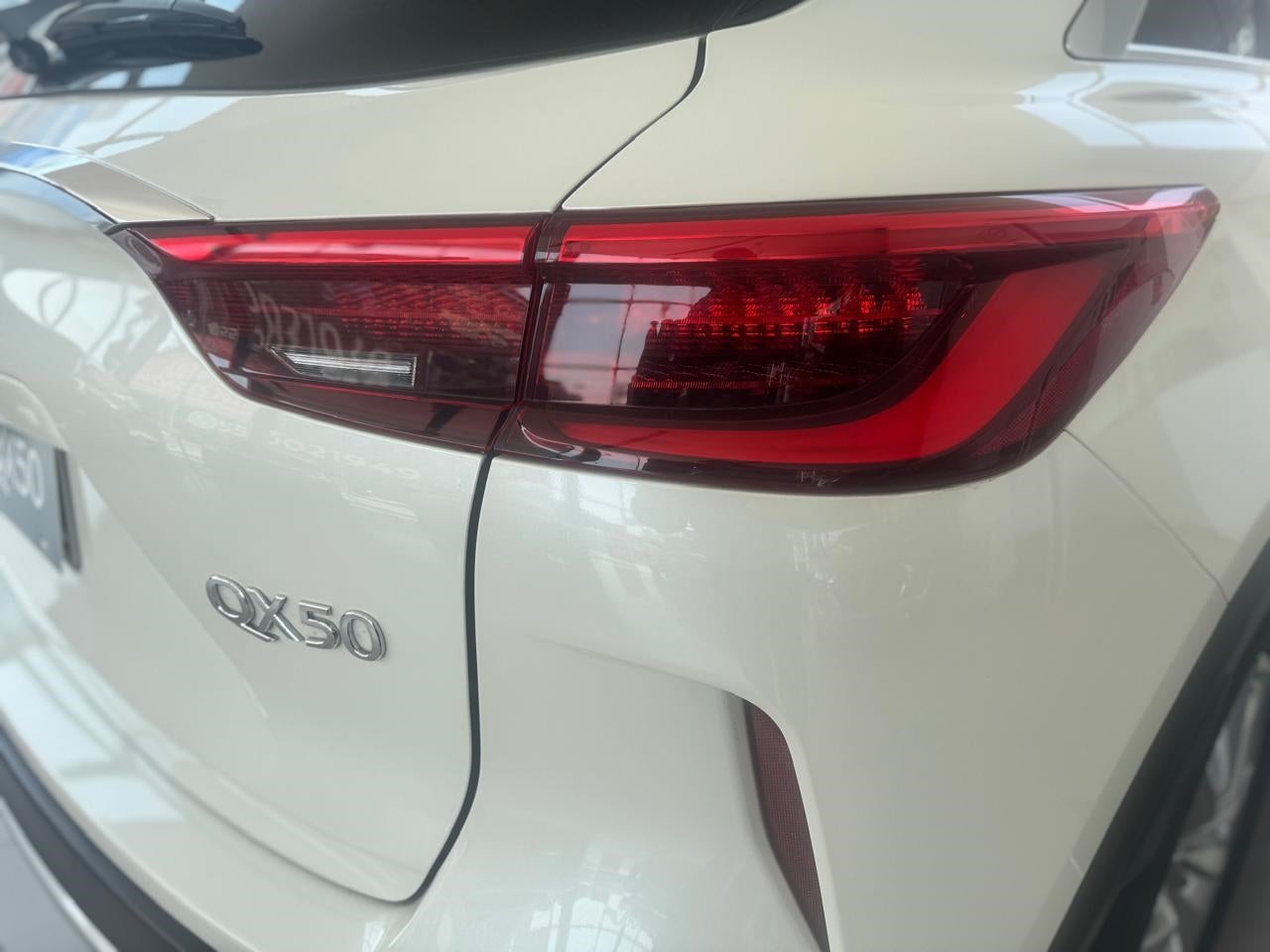 2022 INFINITI QX50 5 PTS QX50 ESSENTIAL 20T CVT PIEL F LED TP RA-19