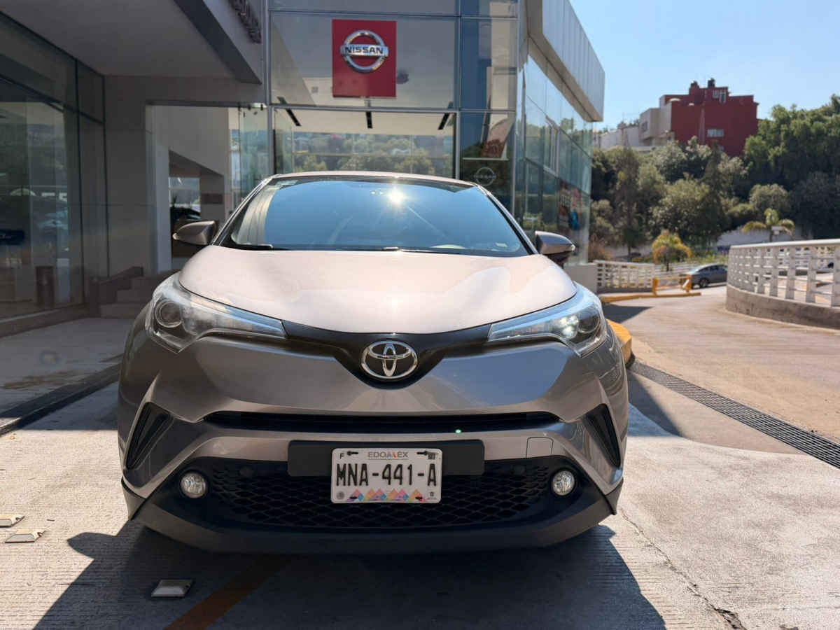 2018 Toyota C-HR 4p CVT L4/2.0 Aut
