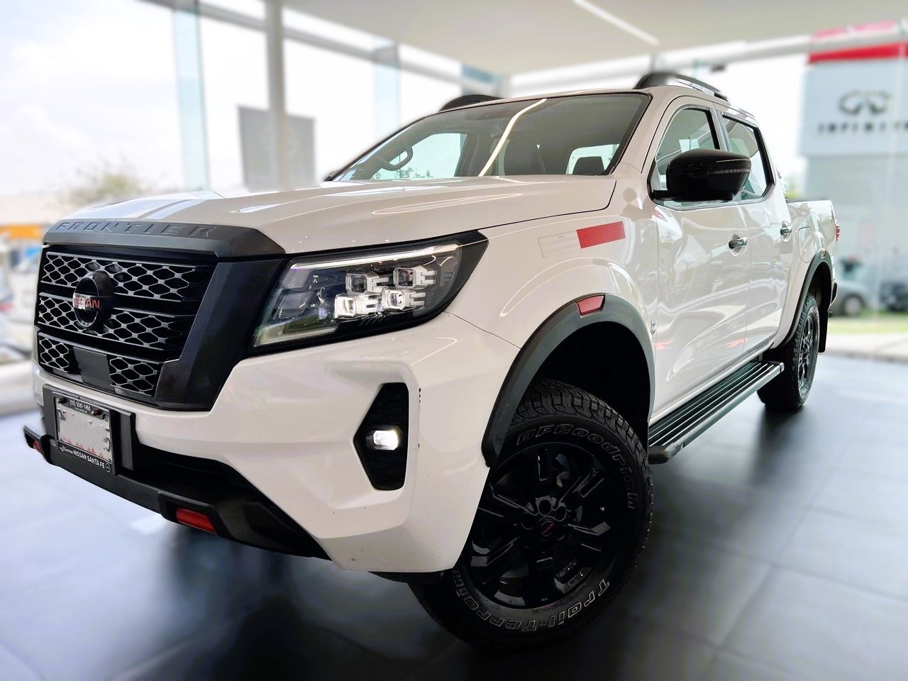 2022 Nissan FRONTIER 4 PTS PRO 4X L4 25L TA AAC PIEL RA-18 4X4