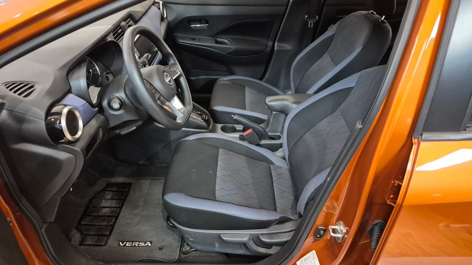 2024 Nissan VERSA 4P ADVANCE L41.6 AUT